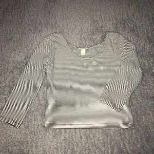 FOREVER 21 cropped long sleeve T